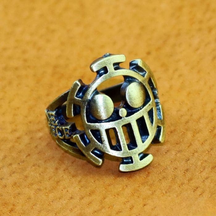 Anello di Trafalgar Law in un unico pezzo